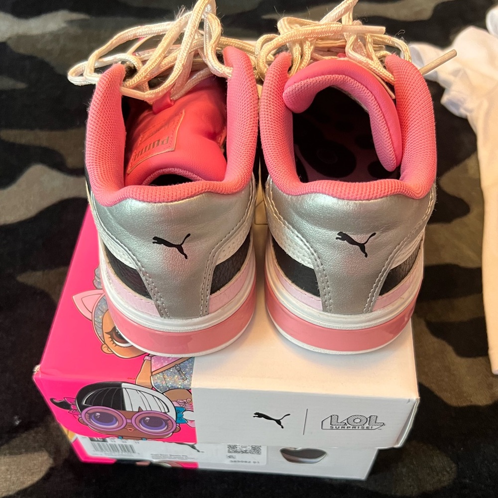 LOL Surprise PUMA sneakers size 1 come with outfit for FREE size 6 - Picture 5 of 11